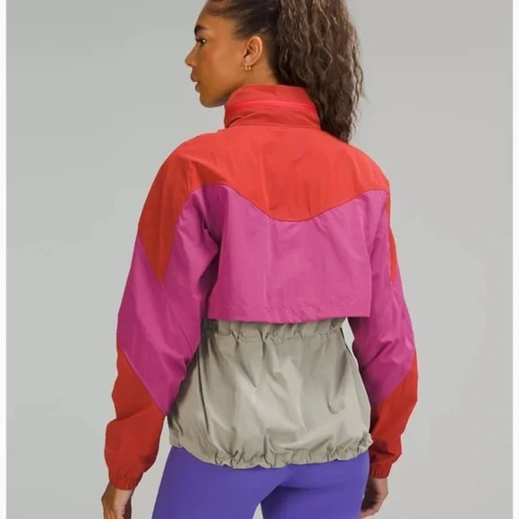 Lululemon EVERGREEN ANORAK size 6/ *Price to Reflect Condition* - Picture 2 of 12